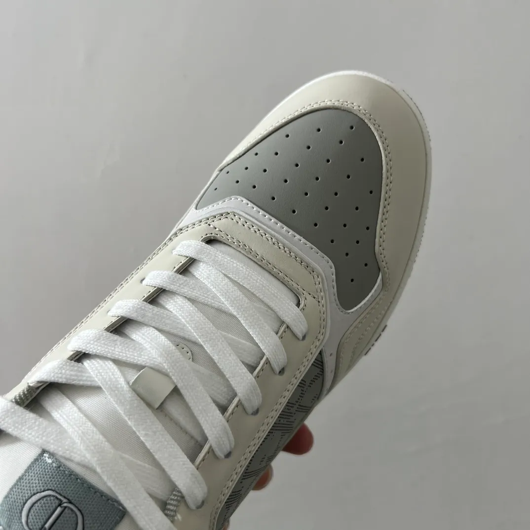 👟👟Ex-factory price 560👟👟 Men's size +10 Dior B27 series ✨2024 upgraded version purchasing agent grade ✨Super🔥sports shoes👫couple shoes. The high version 1:1 adopts oil edge lasting technology, the fabric is imported first-layer cowhide + high-tech fabric, and the inner cowhide + customized lining. TPU original engraved outsole. More than 30 colors of high-soled boots are available. Size: 35-42 for women and 38-46 for men. Bosses are welcome to compare...